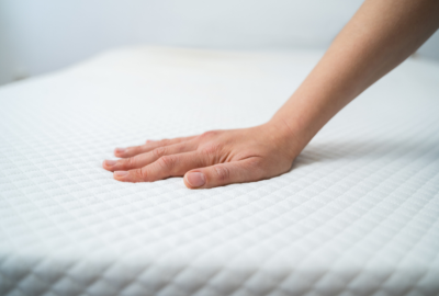Navigating Comfort and Healing: A Guide to Selecting Between Air and Foam Hospital Mattresses